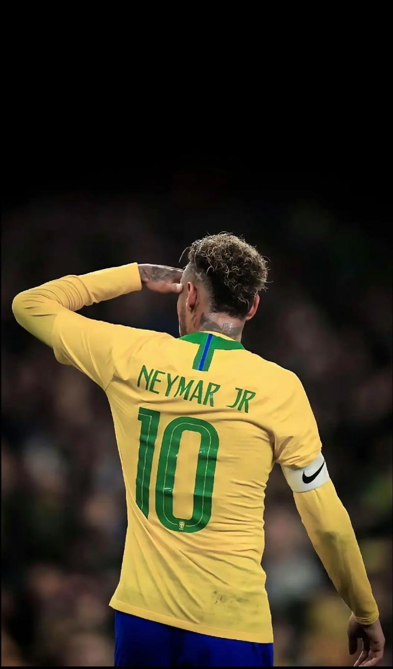 图片报：米兰对金玟哉感兴趣，在今夏就曾观察过他（图片报：米兰有意金玟哉，今夏已对其考察）