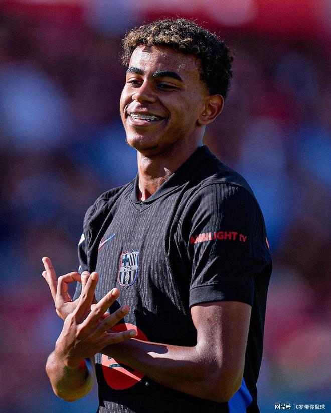 伊尔迪兹：斯帕莱蒂给了我自由，让我可以按自己的想法踢球（伊尔迪兹：斯帕莱蒂赋予我自由，让我能按自我风格踢球）