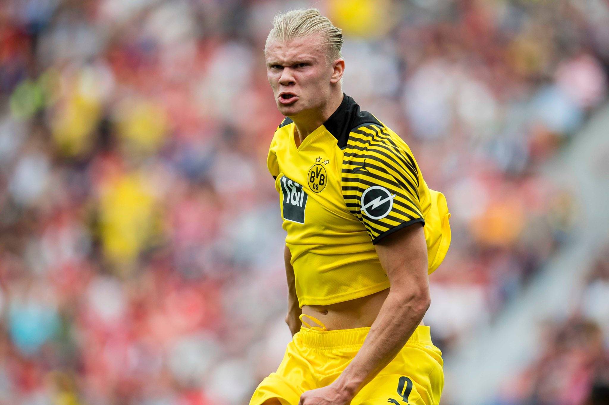 欧冠战报：格鲁克双响，阿贾克斯4-2逆转卡拉巴克收获首胜（欧冠快讯：格鲁克梅开二度 阿贾克斯4-2逆转卡拉巴克迎来首胜）