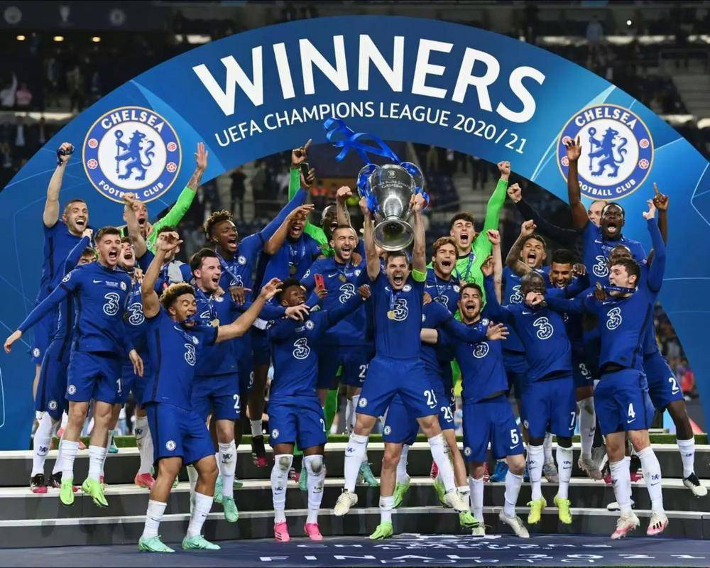 自意甲首秀以来代表同一球队参与超过100球，莱奥是同期第4人（莱奥成为同期第4位自意甲首秀起为同队参与破百球的球员）