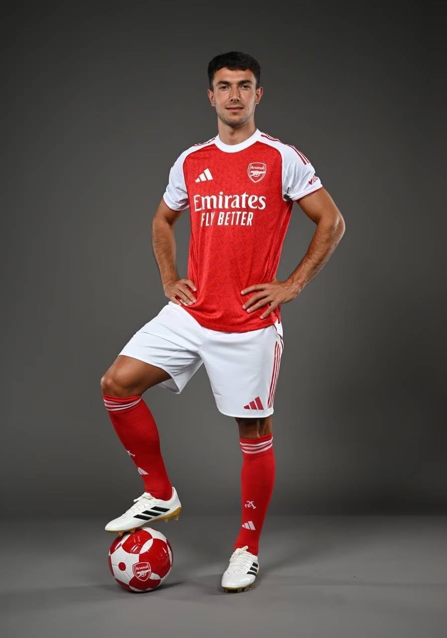 TA：拜仁不太可能6500万欧买断雅克松，切尔西认为他价值很高（TA：拜仁以6500万欧买断雅克松希望渺茫，切尔西对其估值颇高）