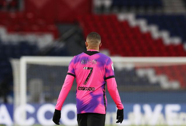 门将成最大主角，连续神扑吓傻对手（门将抢尽风头，连连神扑令对手目瞪口呆）