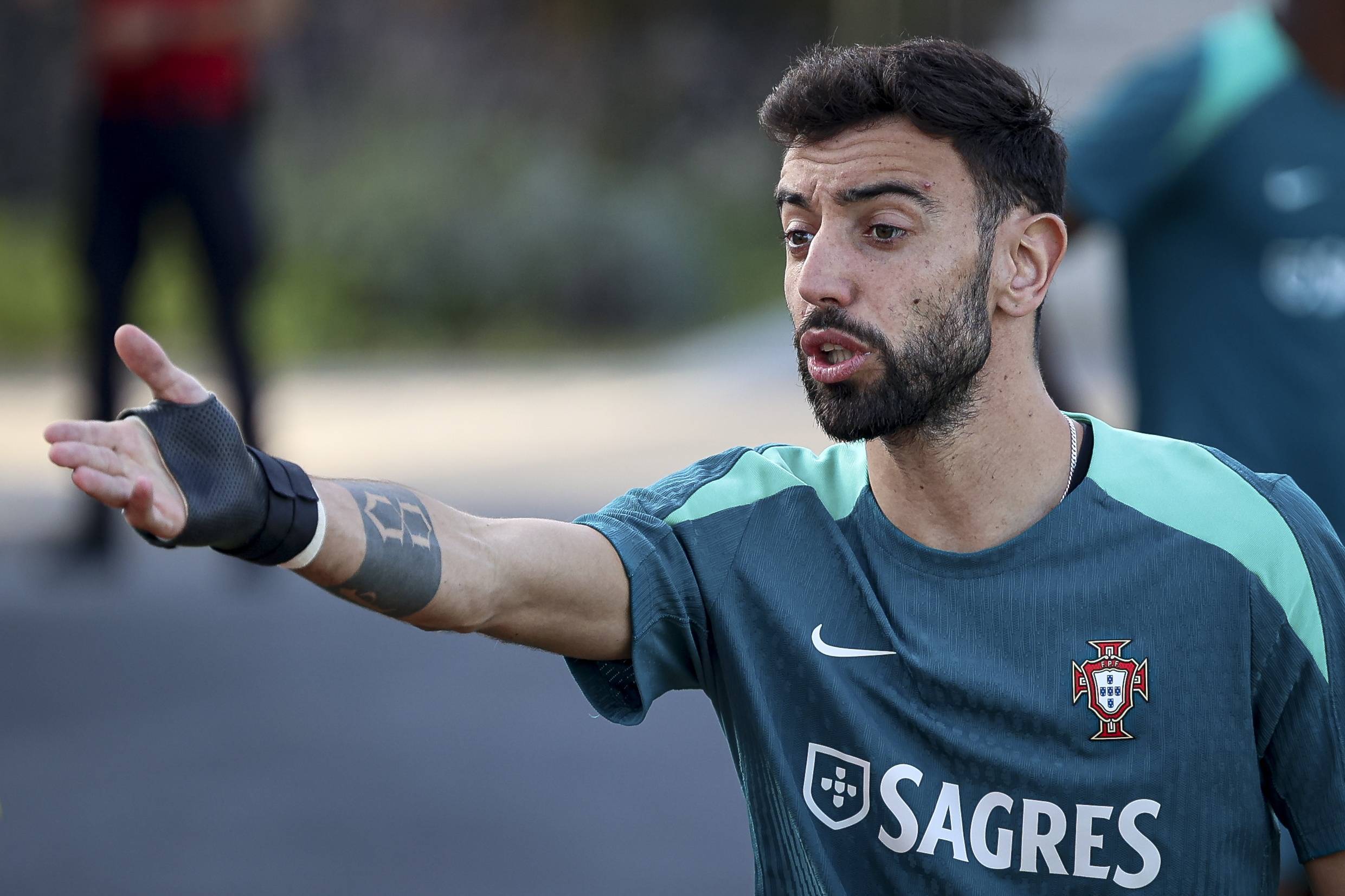 依然美凌格，樊振东夺冠后上演姆巴佩同款庆祝动作（樊振东夺冠后致敬姆巴佩，复刻标志性庆祝动作）