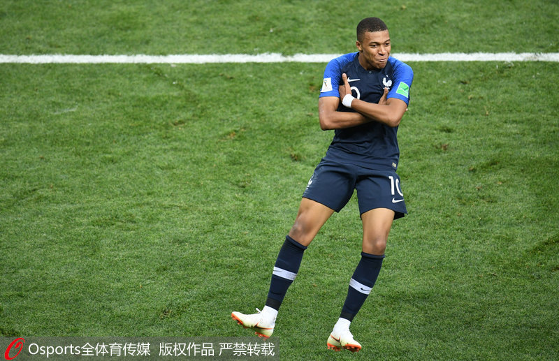 西班牙vs土耳其全场数据：控球率73-27，射门15-8（西班牙对土耳其全场统计：控球73%对27%，射门15比8）