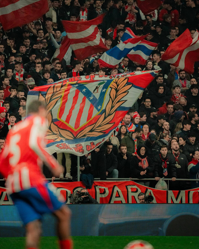 斯内德：姆巴佩会赢得2026年金球奖；没有人效力皇马时想离开（斯内德：看好姆巴佩夺2026金球；在皇马时没人想离队）