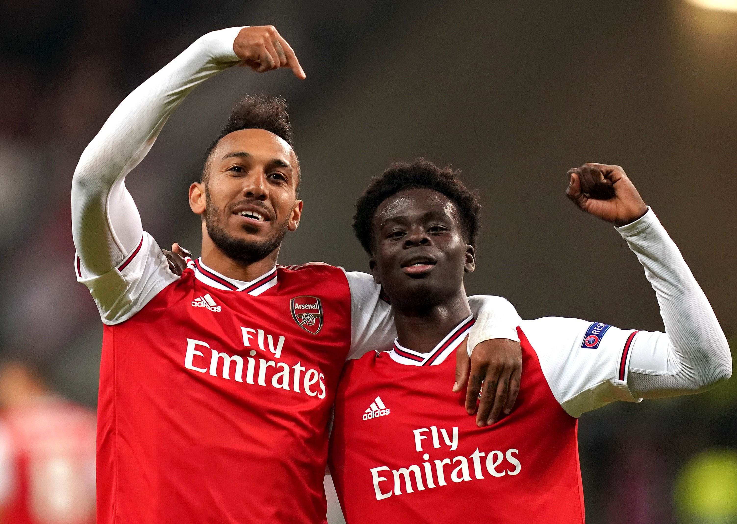 那不勒斯官方：洛博特卡在意杯赛前热身时左腿后胫肌拉伤（那不勒斯官方通报：洛博特卡在意杯赛前热身时左腿后胫肌拉伤）